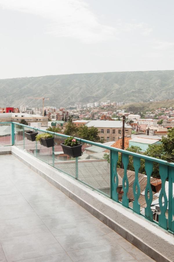 Hotel Tato & Coworking Space Tbilisi Buitenkant foto