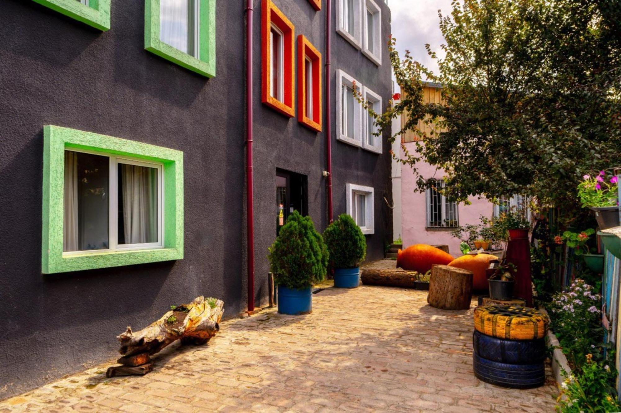 Hotel Tato & Coworking Space Tbilisi Buitenkant foto