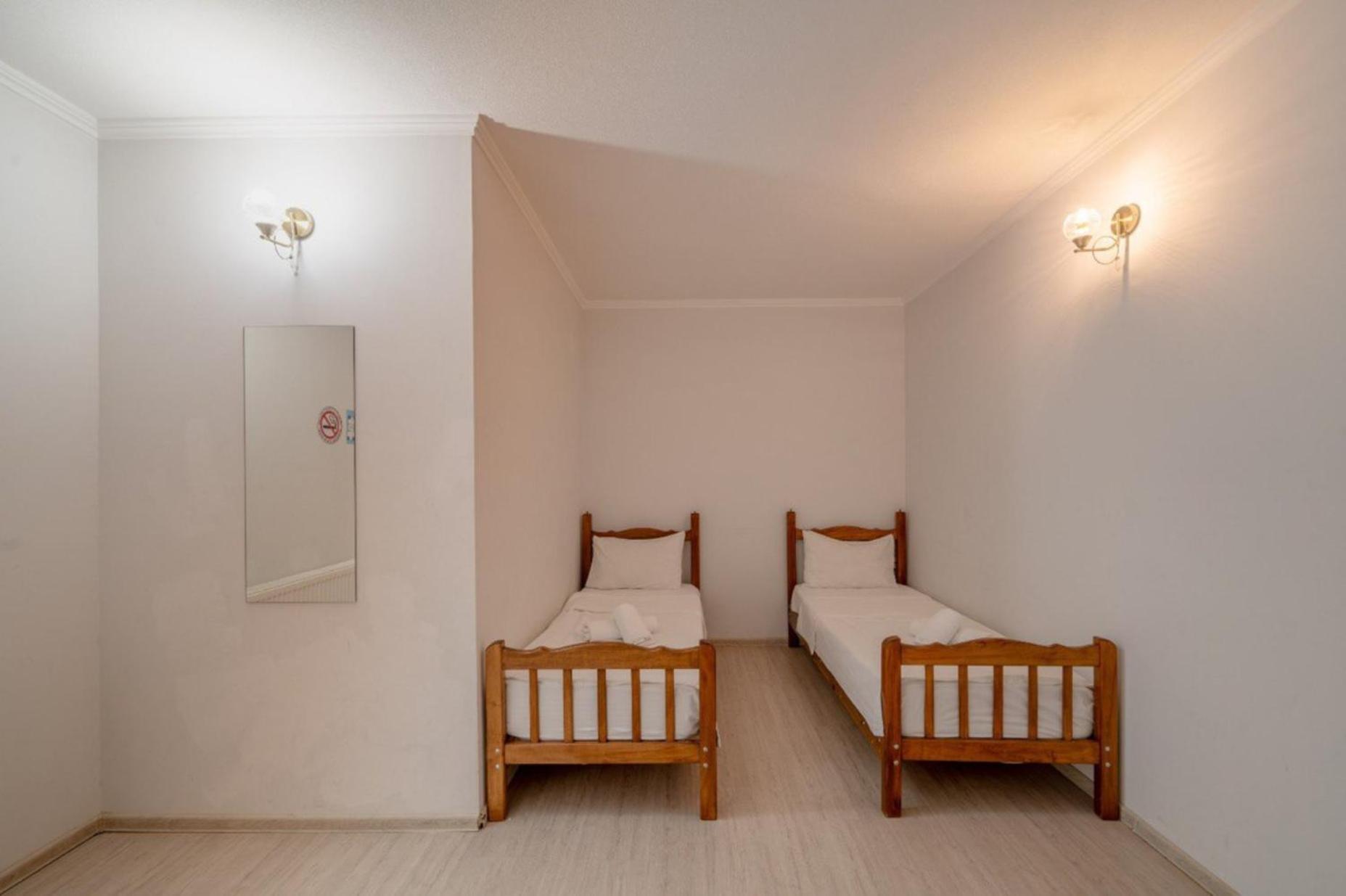 Hotel Tato & Coworking Space Tbilisi Buitenkant foto
