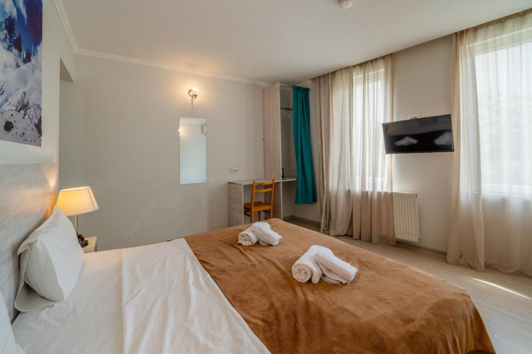 Hotel Tato & Coworking Space Tbilisi Buitenkant foto