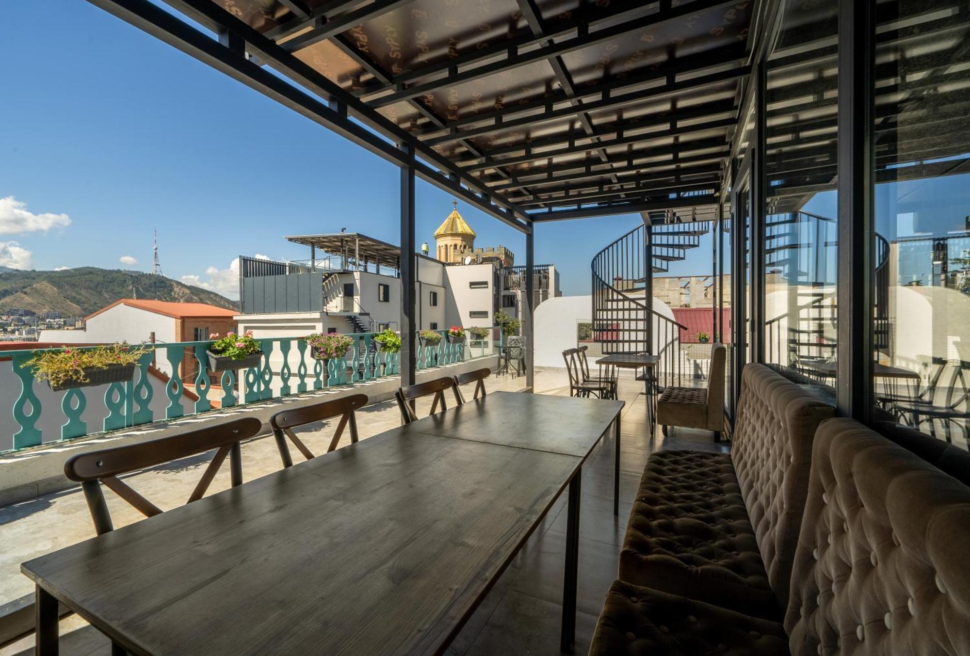 Hotel Tato & Coworking Space Tbilisi Buitenkant foto