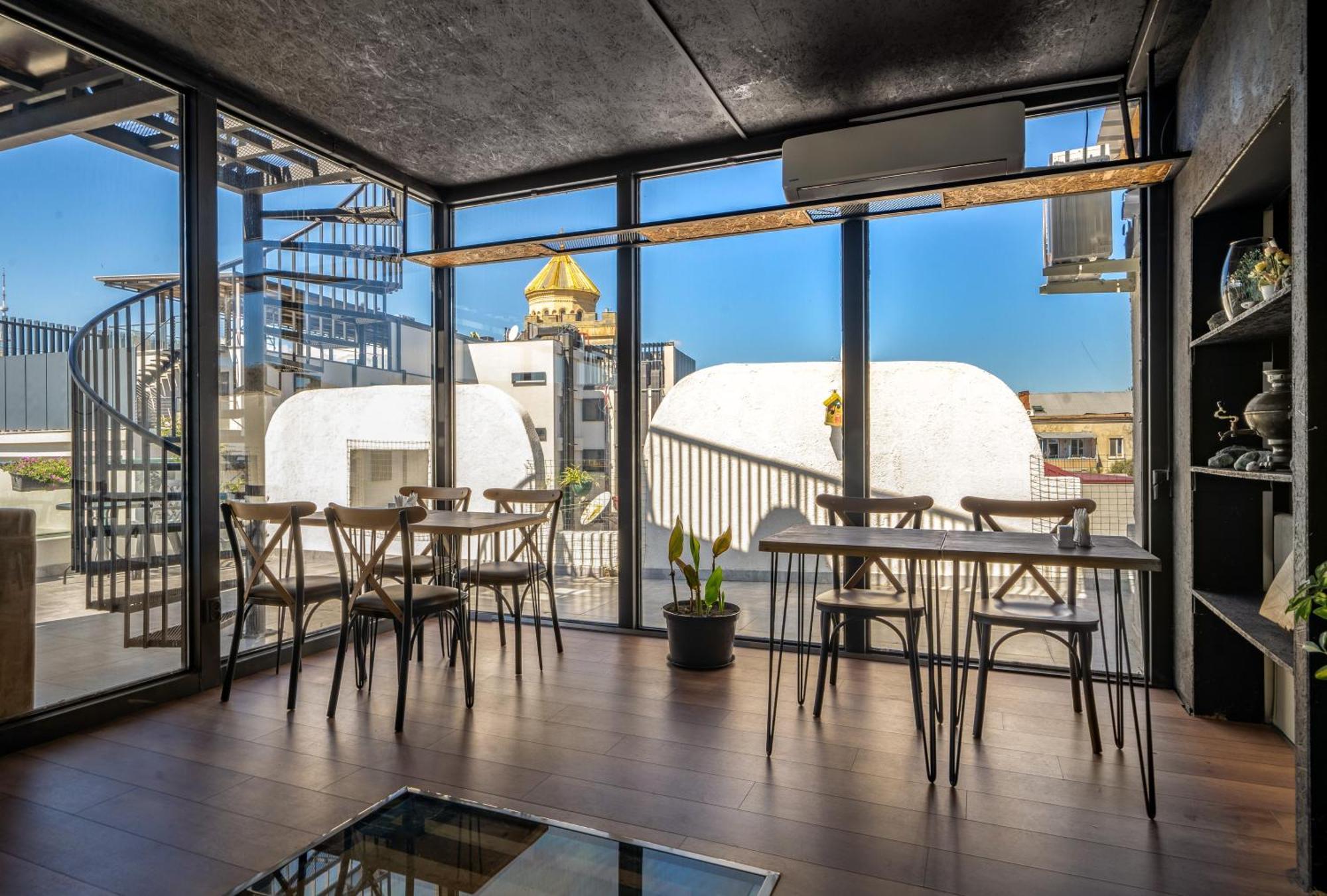 Hotel Tato & Coworking Space Tbilisi Buitenkant foto