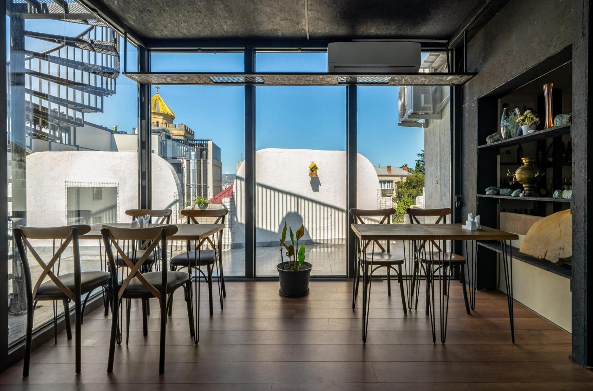 Hotel Tato & Coworking Space Tbilisi Buitenkant foto