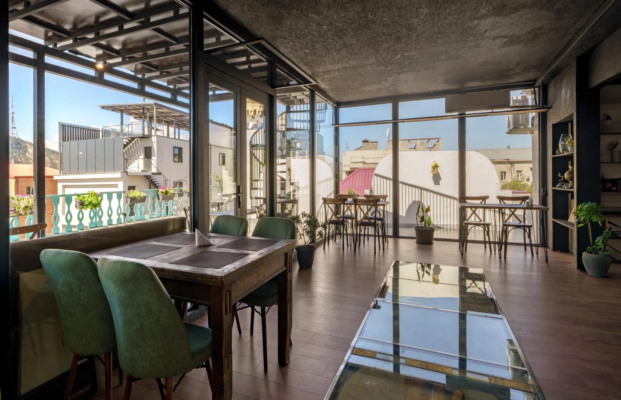Hotel Tato & Coworking Space Tbilisi Buitenkant foto