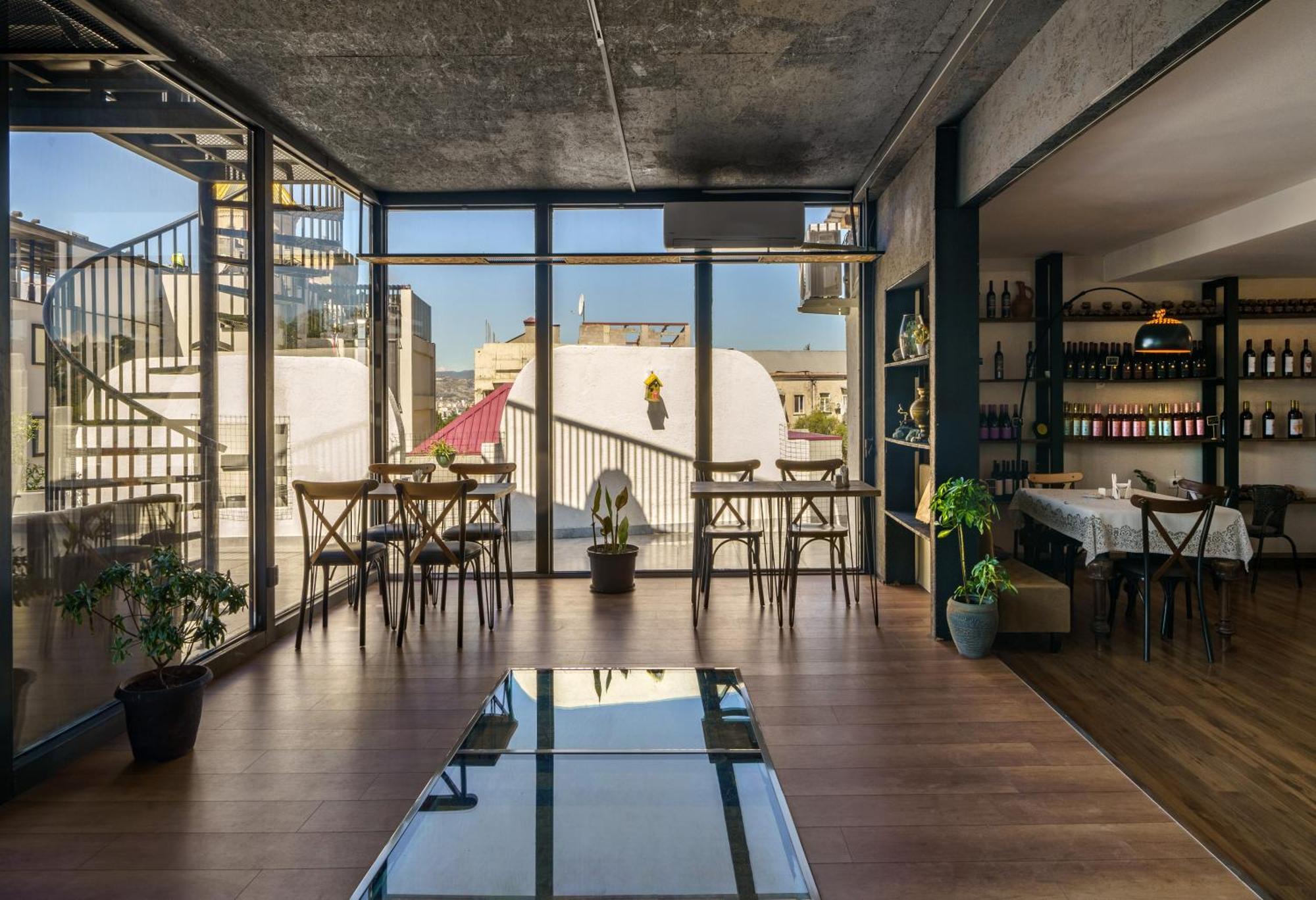 Hotel Tato & Coworking Space Tbilisi Buitenkant foto