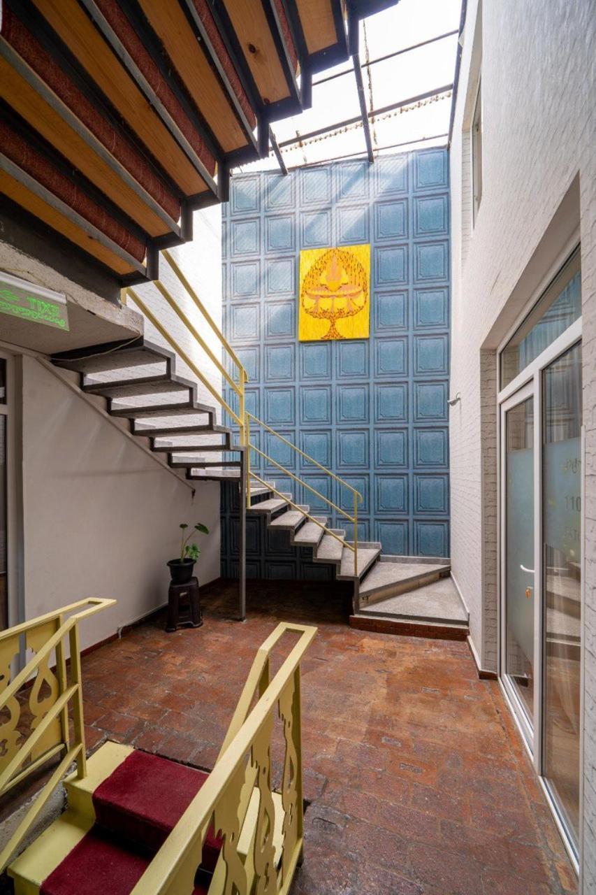 Hotel Tato & Coworking Space Tbilisi Buitenkant foto