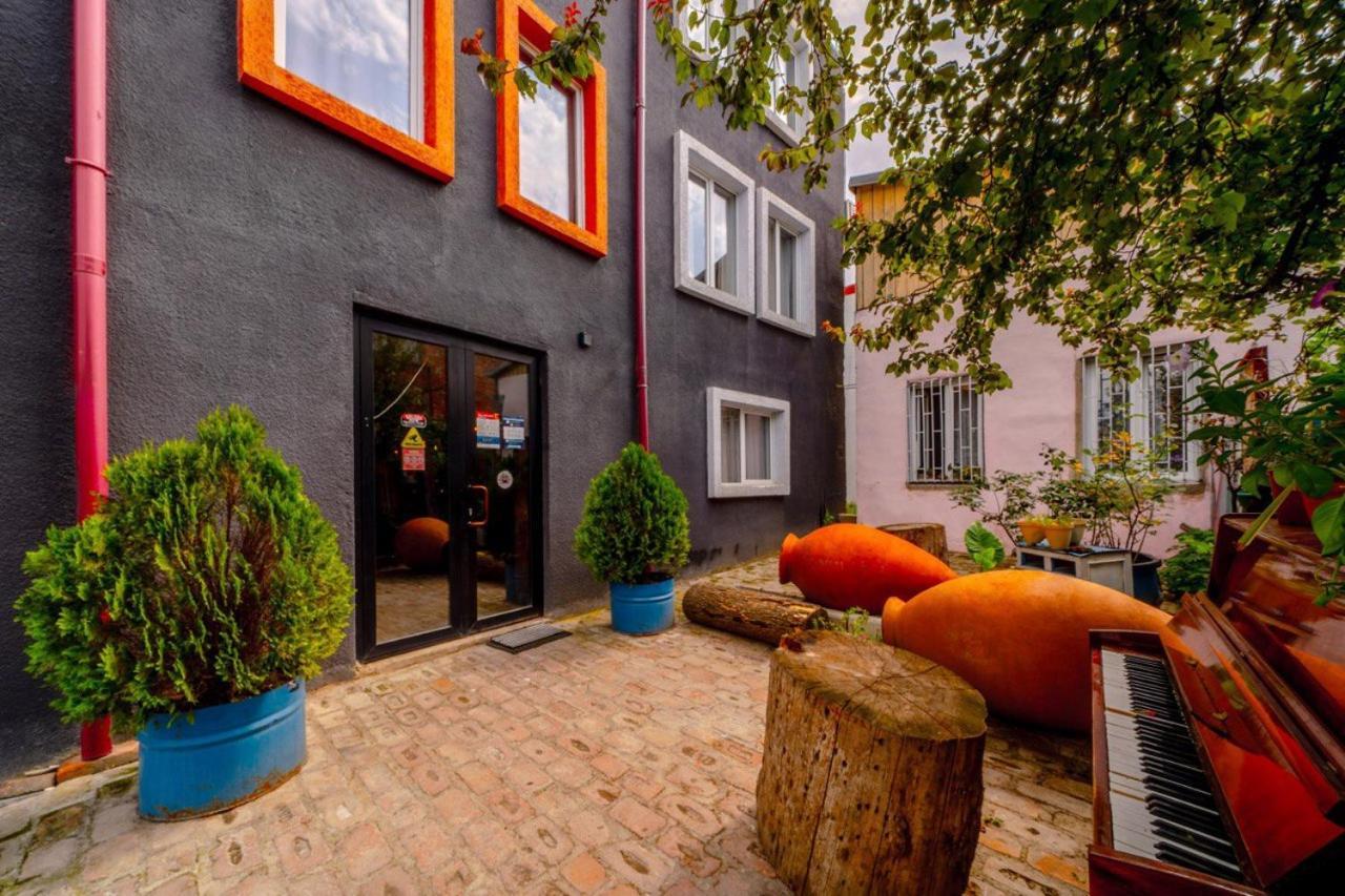 Hotel Tato & Coworking Space Tbilisi Buitenkant foto
