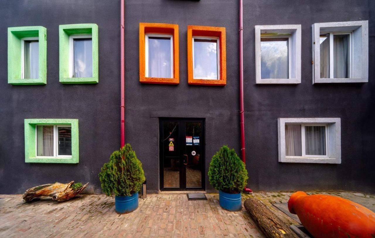 Hotel Tato & Coworking Space Tbilisi Buitenkant foto