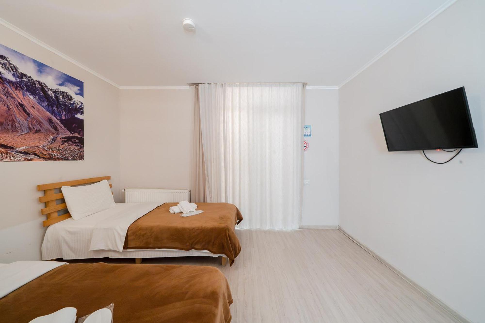 Hotel Tato & Coworking Space Tbilisi Buitenkant foto